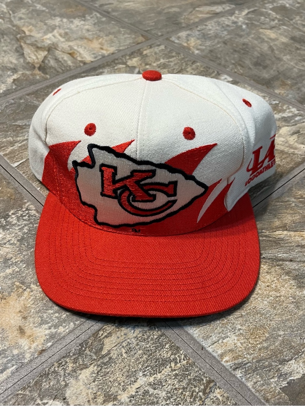 Vintage Logo Athletic Sharktooth Kansas City Chiefs SnapBack Hat Mens NFL